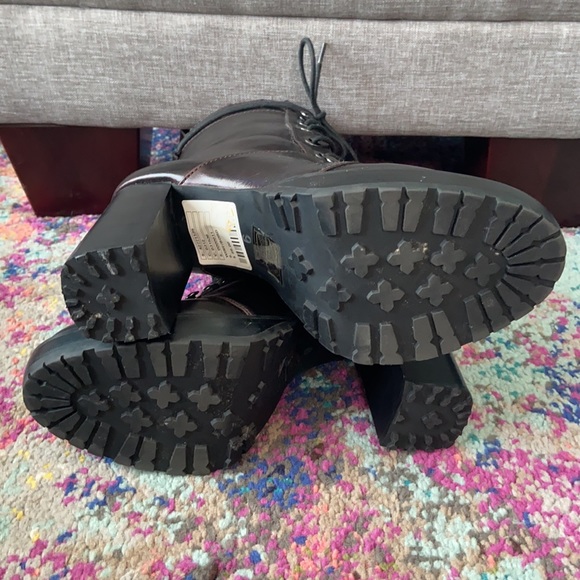 UO Heeled Boots - Picture 10 of 11